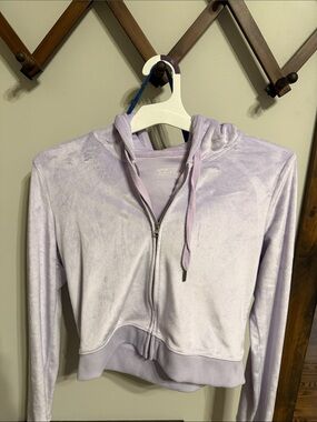 aerie Lavender Velour Zip Hoodie cropped and runs small